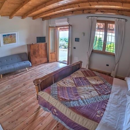 Agriturismo Villa Antonella อีเซโอ ภายนอก รูปภาพ