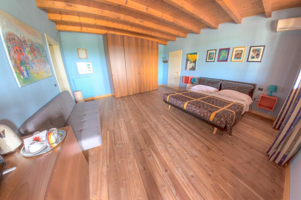 Agriturismo Villa Antonella อีเซโอ ภายนอก รูปภาพ