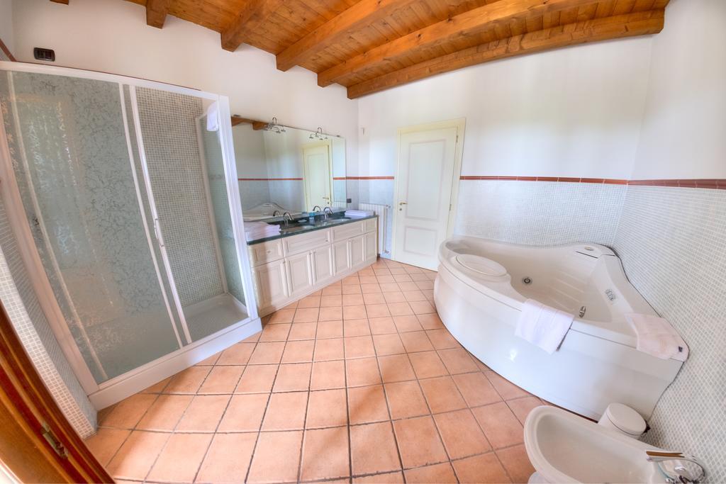 Agriturismo Villa Antonella อีเซโอ ภายนอก รูปภาพ