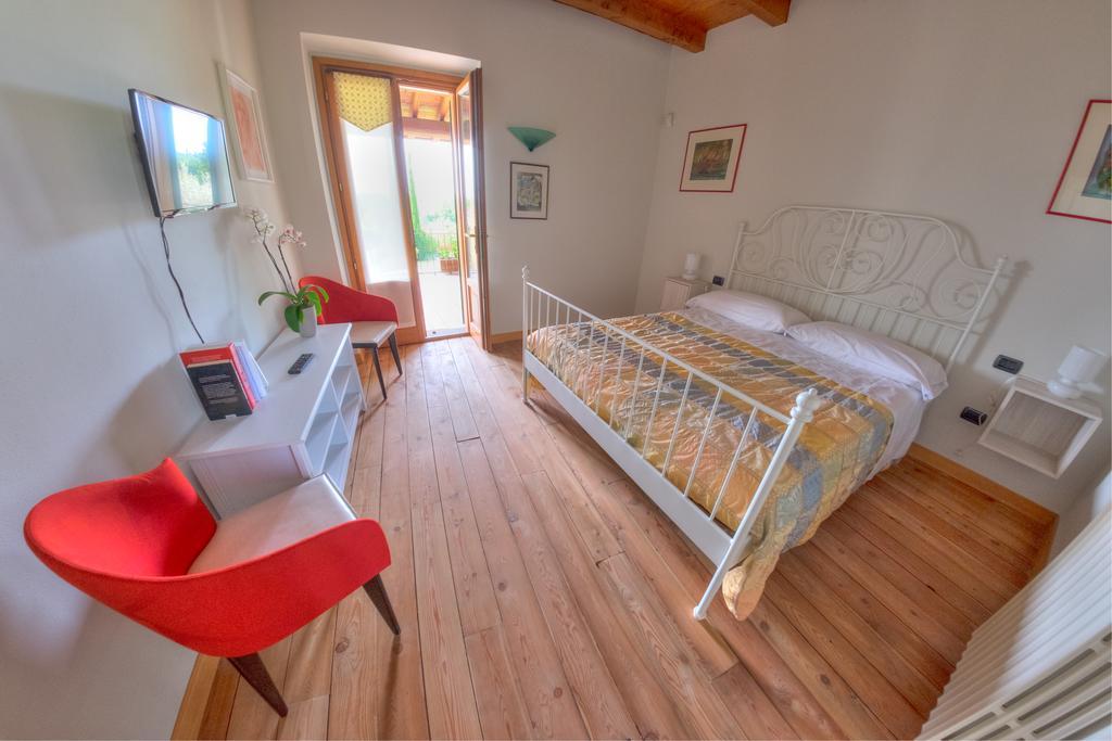 Agriturismo Villa Antonella อีเซโอ ภายนอก รูปภาพ