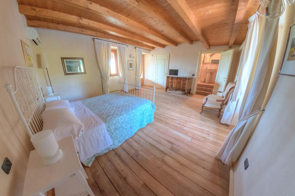 Agriturismo Villa Antonella อีเซโอ ภายนอก รูปภาพ