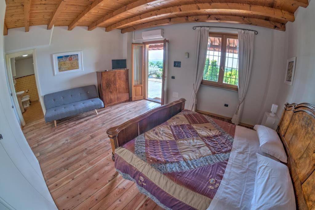 Agriturismo Villa Antonella อีเซโอ ภายนอก รูปภาพ